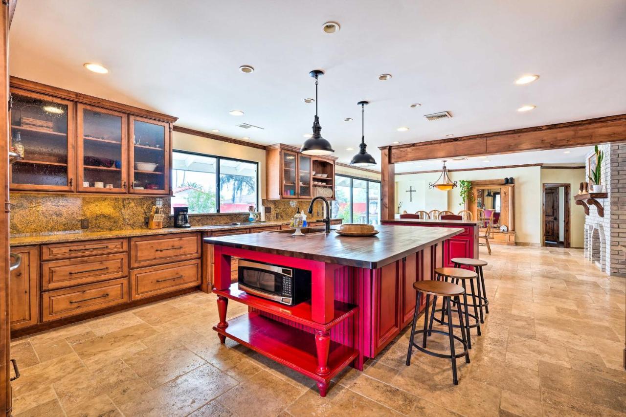 Pet-Friendly Glendale Home With Pool And Putting Green Phoenix Exterior foto